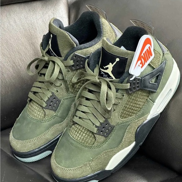 Jordan 4’s Craft Medium Olive SE - Picture 2 of 2